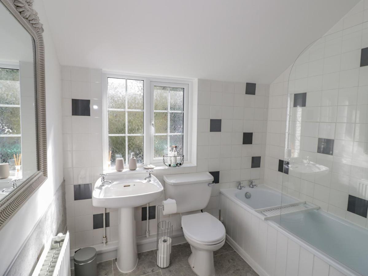Blossom Cottage Μπρόντγουεϊ Εξωτερικό φωτογραφία